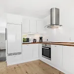 6676-allinge-sdr-strandvej-122 Semesterbostad *